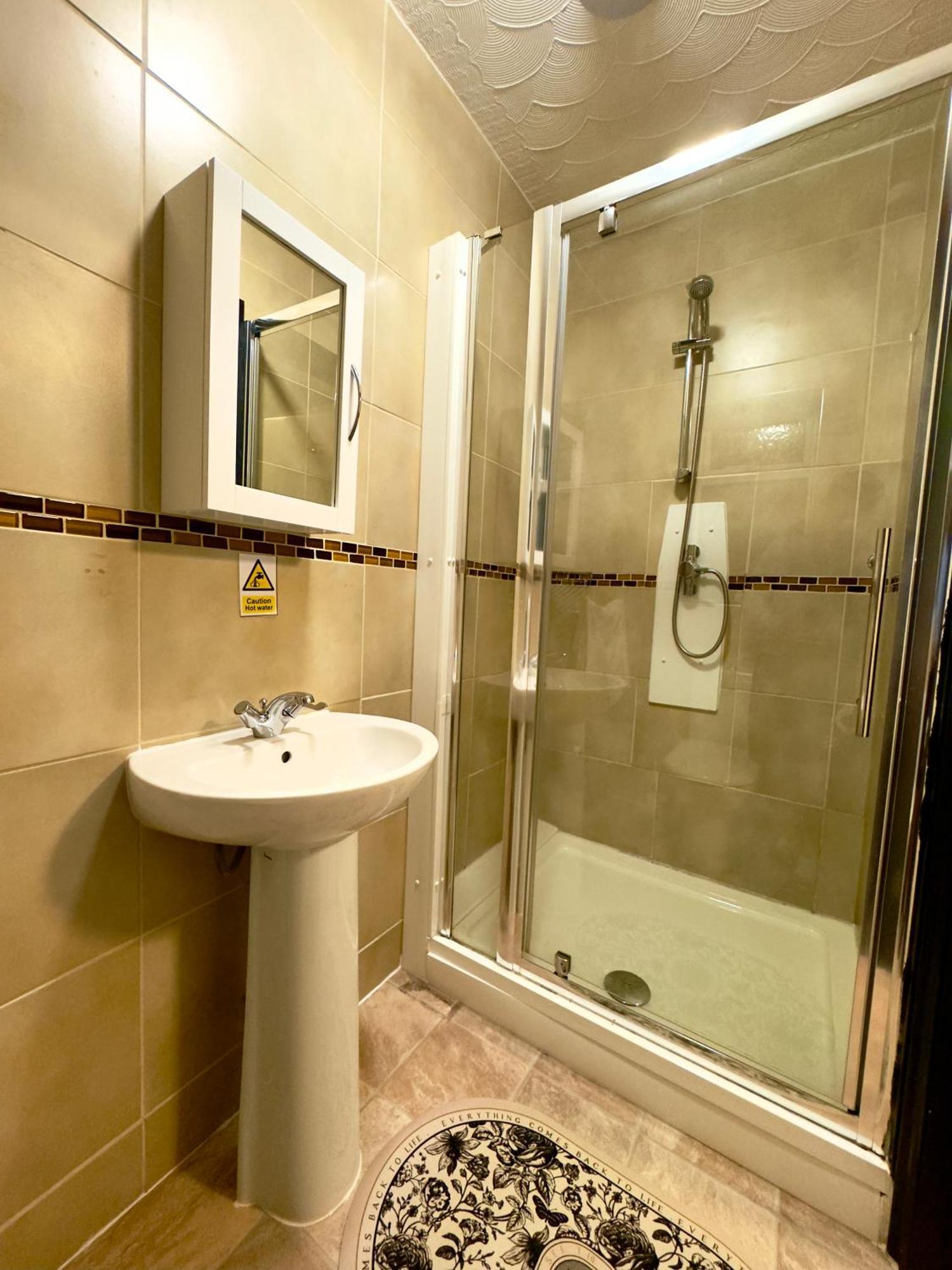 Coastal Park Accommodation Llanelli Zewnętrze zdjęcie