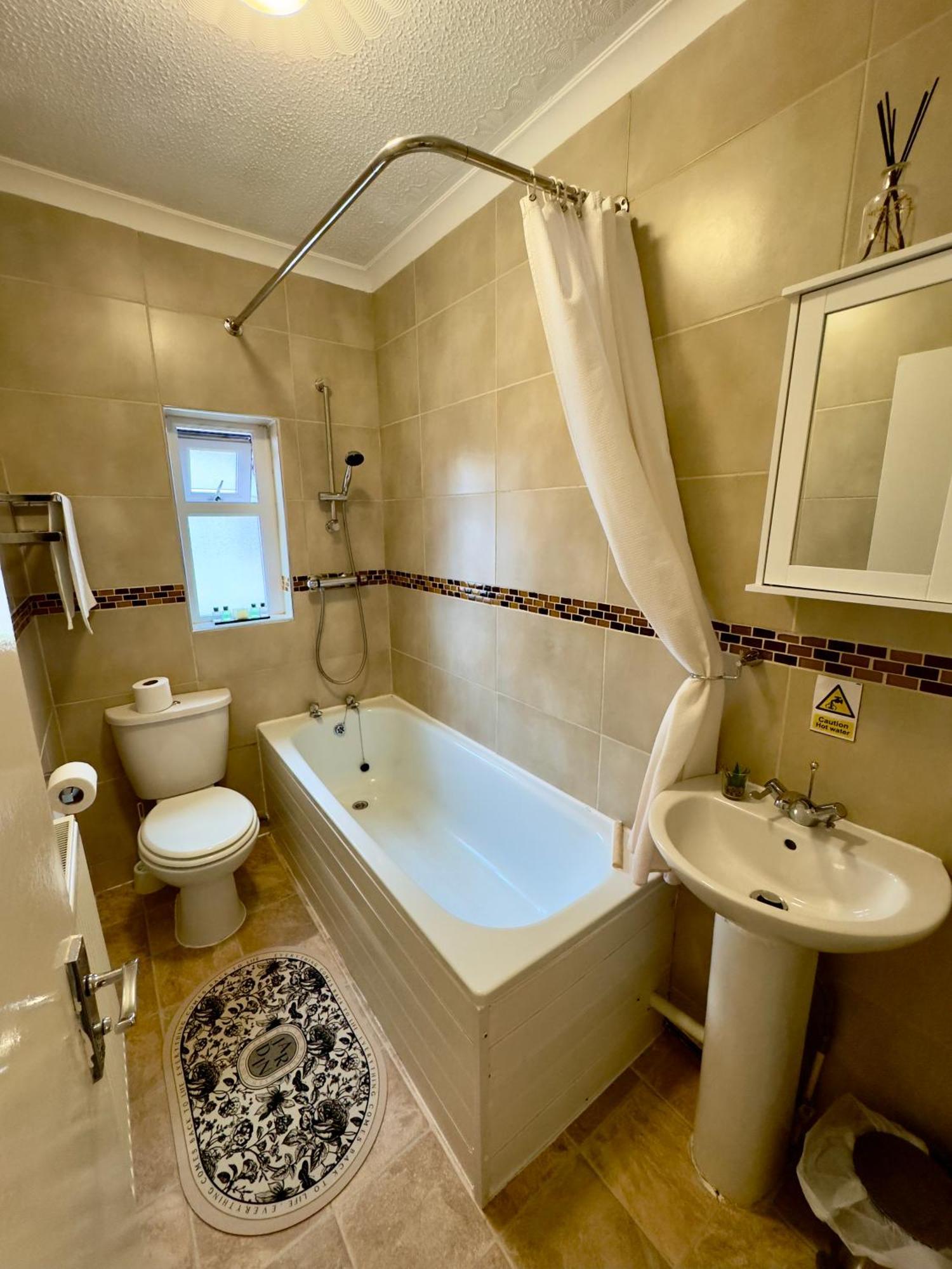 Coastal Park Accommodation Llanelli Zewnętrze zdjęcie